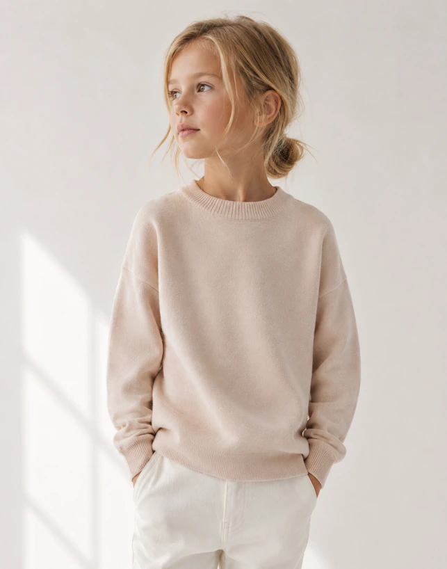 Portrait enfant minimaliste pour catégorie mode enfant Nysalia